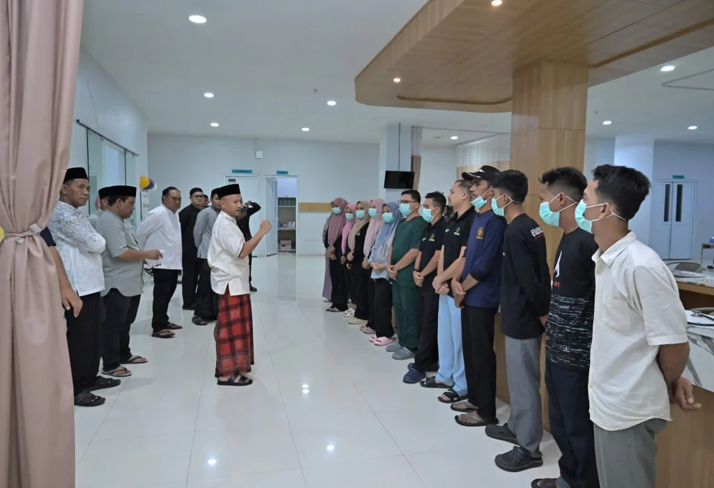 Foto: Bupati dan Wakil Bupati Aceh Jaya, Safwandi, S.Sos - Muslem D, SE yang turut didampingi Sekda bersama Kadis Kominsa ikut serta melakukan Inspeksi Mendadak