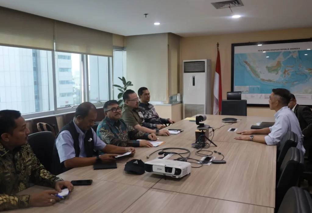 Foto: Pemerintah Aceh melalui Sekretaris Daerah (Sekda) Aceh, M. Nasir melakukan pertemuan dengan Kementerian Koordinator Infrastruktur dan Pembangunan Wilayah Republik Indonesia (RI) untuk membahas tindak lanjut terkait usulan pembangunan infrastruktur di Aceh.